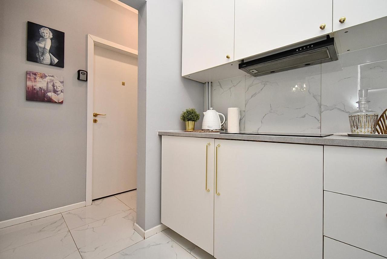 Rental Apartments Aleja Niepodleglosci Warszawa Exteriör bild