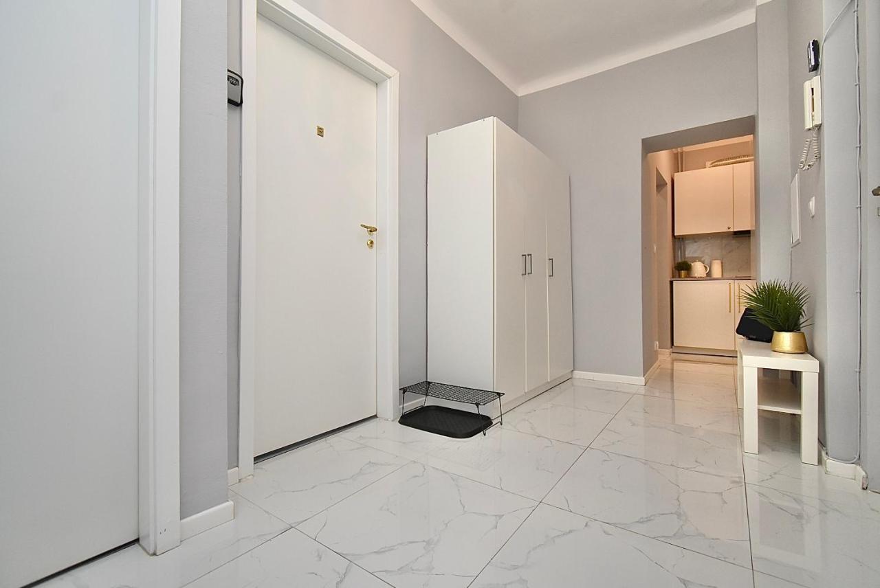 Rental Apartments Aleja Niepodleglosci Warszawa Exteriör bild