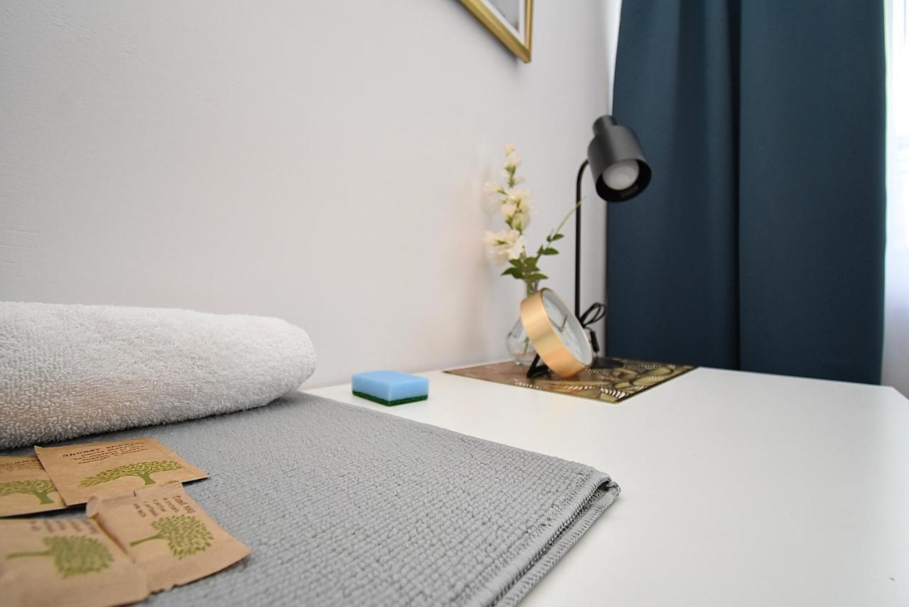 Rental Apartments Aleja Niepodleglosci Warszawa Exteriör bild